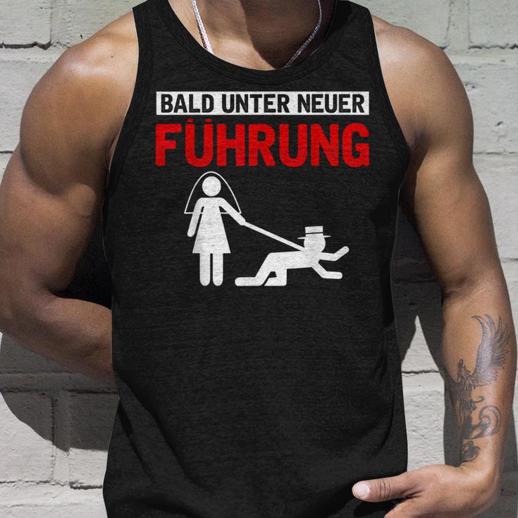 Jga Bald Unter Neuen Führung With Bride And Groom Tank Top Geschenke für Ihn