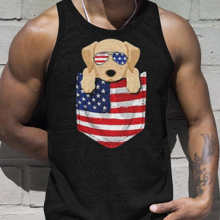 Labrador Dog Peeking Pocke Patriotic Father Men Tank Top Gifts for Him