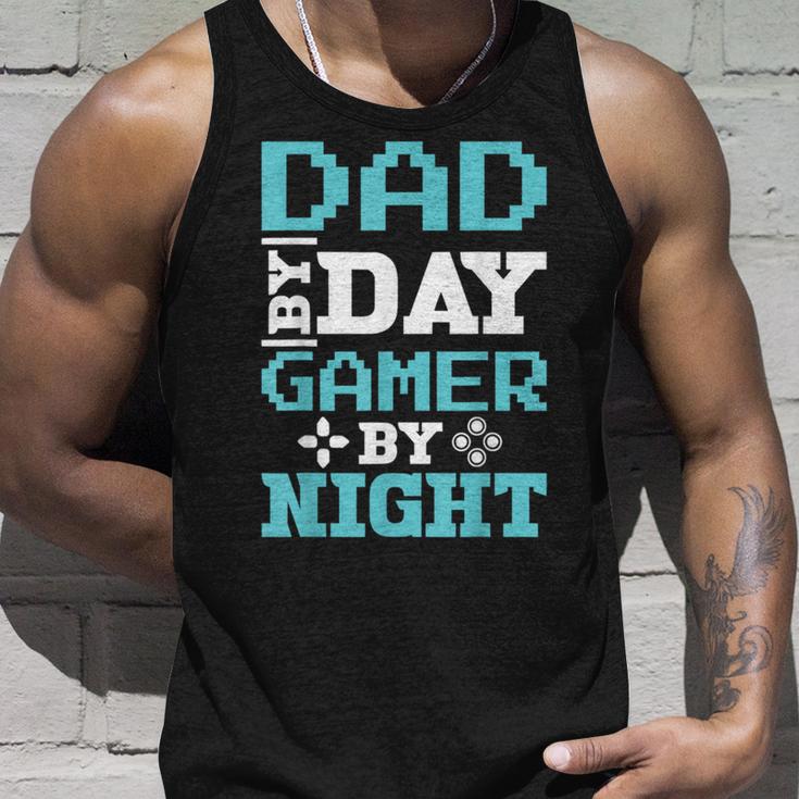 Lustiger Neuerater 2023 Erwartet Papa Papa Gamer Tank Top Geschenke für Ihn