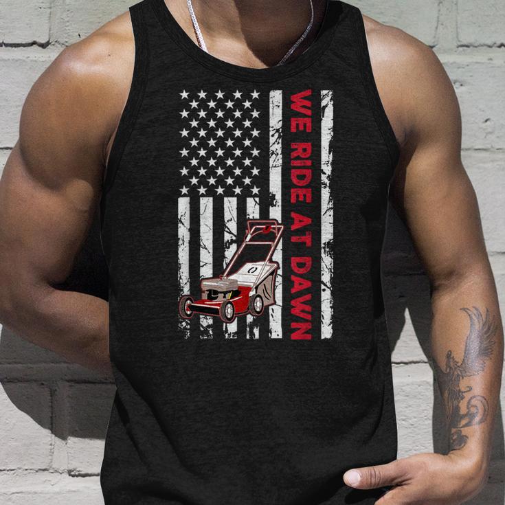 Lustiger Rasenmäher Mähen Papa Herren Gärtner Gras Reiten Tank Top Geschenke für Ihn