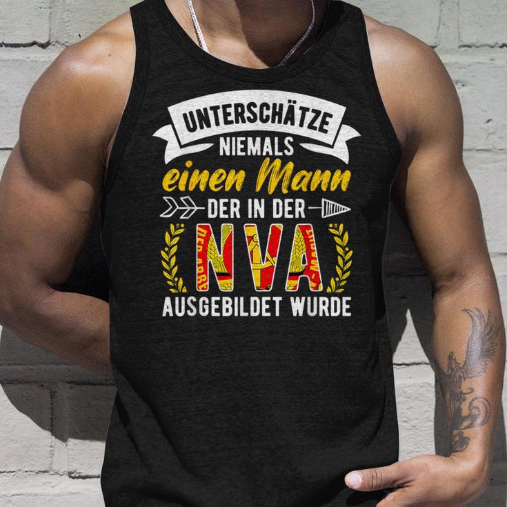 Nva Underschätze Niemals Einen Manneteran East Ddr Ossi Tank Top Geschenke für Ihn