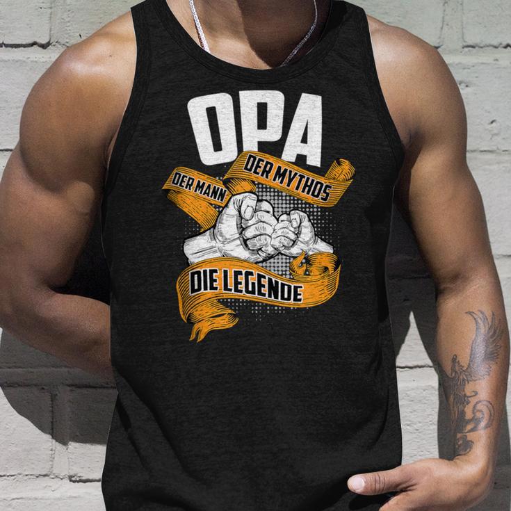 Opa Der Mann Der Mythos Die Legende Geschenk Großvater Papa Tank Top Geschenke für Ihn