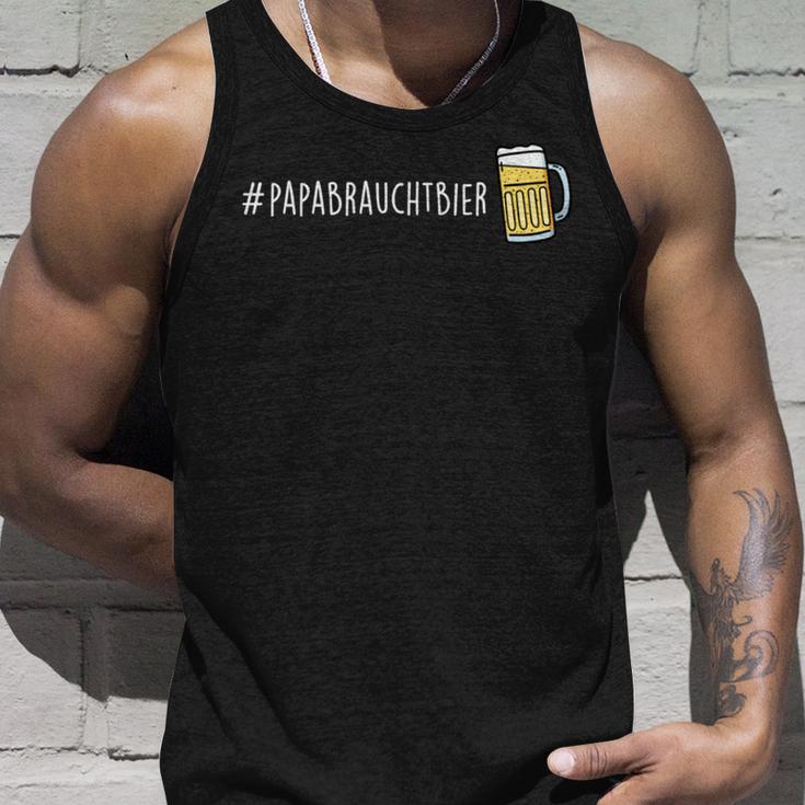 Papabrauchtbier Papa Braucht Bier Fun Tank Top Geschenke für Ihn