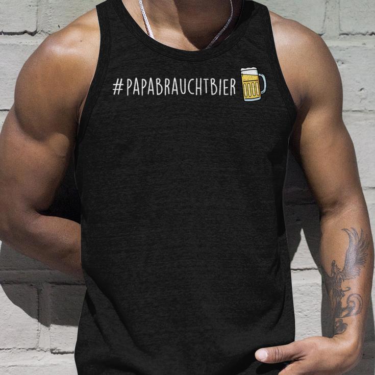 Papabrauchtbier Papa Braucht Bier Fun S Tank Top Geschenke für Ihn