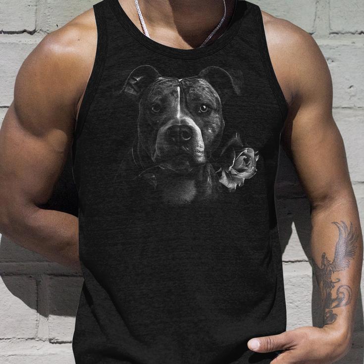 Plain Portrait Of Stafford Terrier And Rose Tank Top Geschenke für Ihn