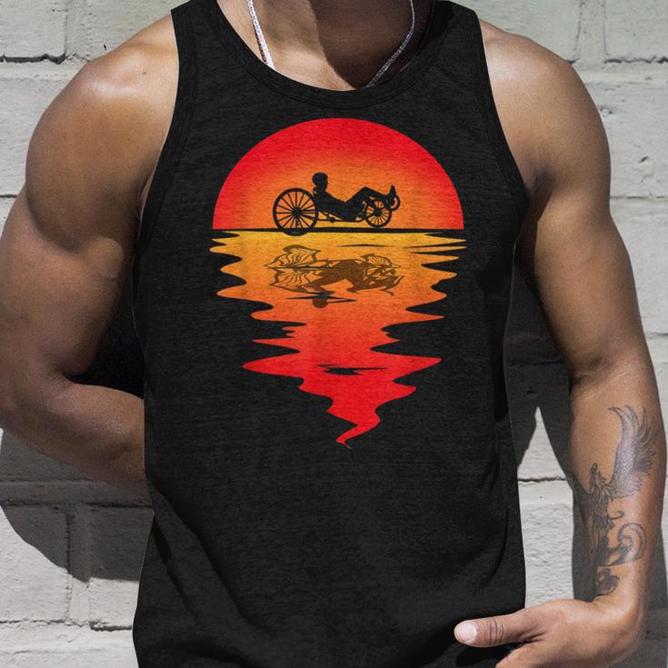 Recumbent Bike Trike For Cyclistsintage Triker At Sunset Tank Top Geschenke für Ihn