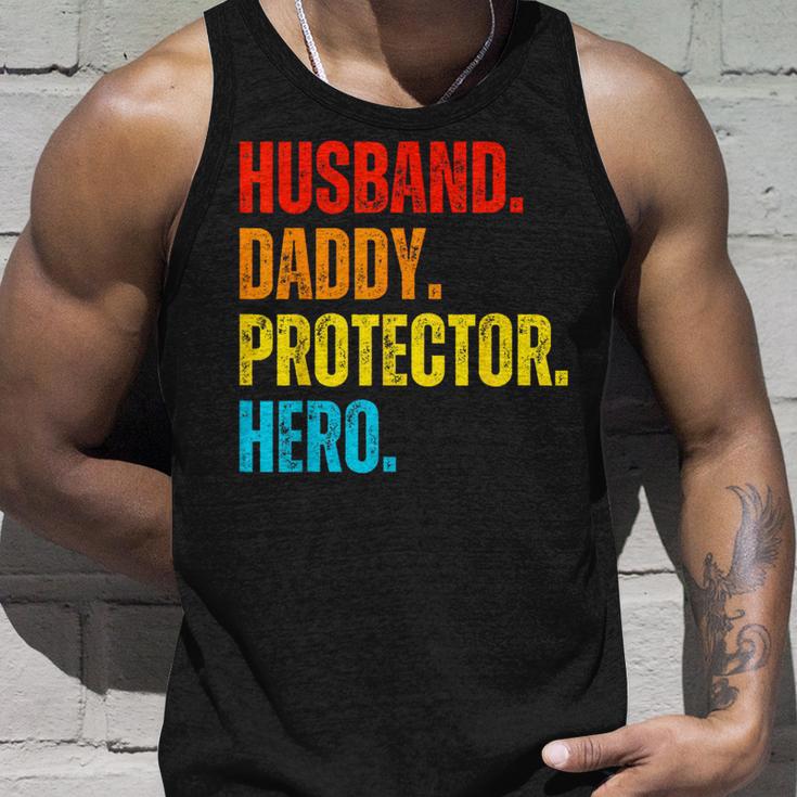 Retro Ehemann Papa Protector Heroatertag Für Papa Tank Top Geschenke für Ihn