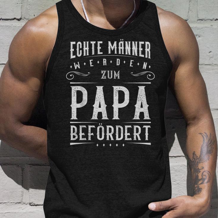 Saying For Papa Zur Geburt Frischgebackener Papa Classic Tank Top Geschenke für Ihn