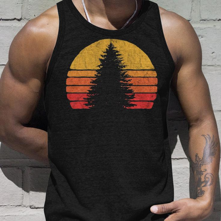 Solitary Pine Tree Sun Vintage Retro Outdoor Graphic Pullover Tank Top Gifts for Him