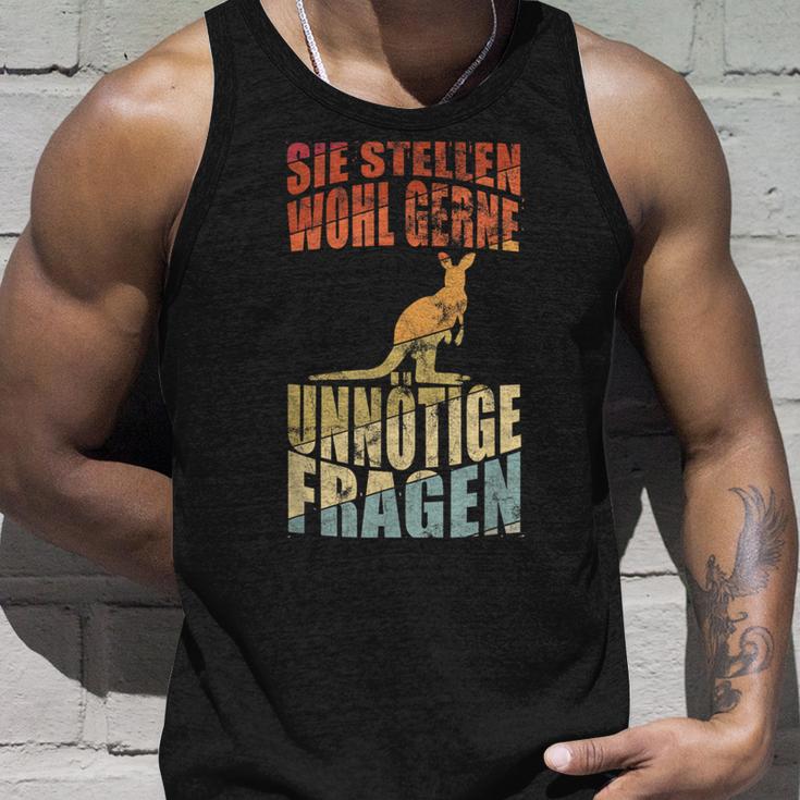 Unnötige Fragen Retro Känguru Tank Top Geschenke für Ihn