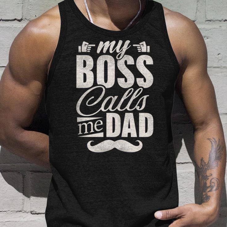 Vatertagsgeschenkon Kind Mein Chef Nennt Mich Papa Tank Top Geschenke für Ihn