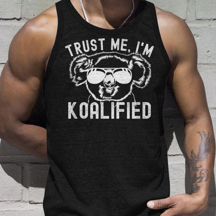 Vertrauen I'm Koalified Lustiger Koala Koala-Liebhaber Papa-Witz Tank Top Geschenke für Ihn