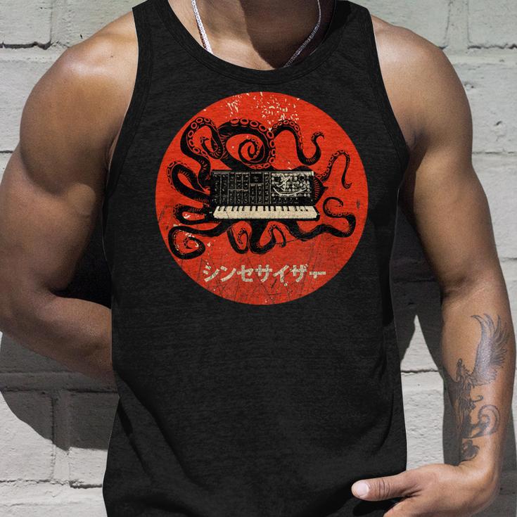 Vintage Japanese Kraken Synthesizer Synth Nerd Tank Top Geschenke für Ihn