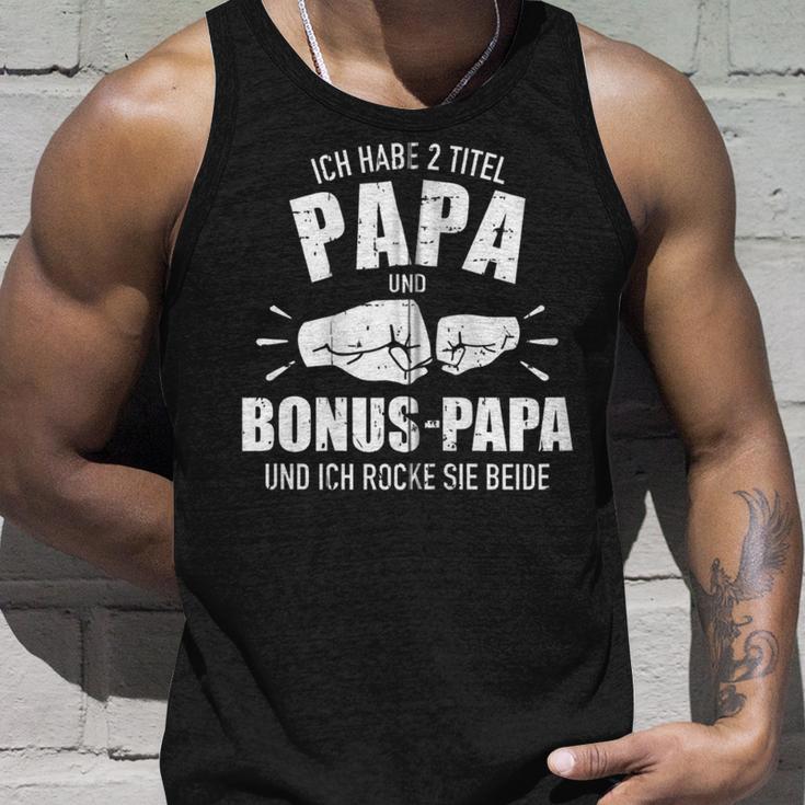 Zwei Titel Papa Und Bonus Papa Und Rocke Sie Beide Fäuste Kapuzenjacke Tank Top Geschenke für Ihn