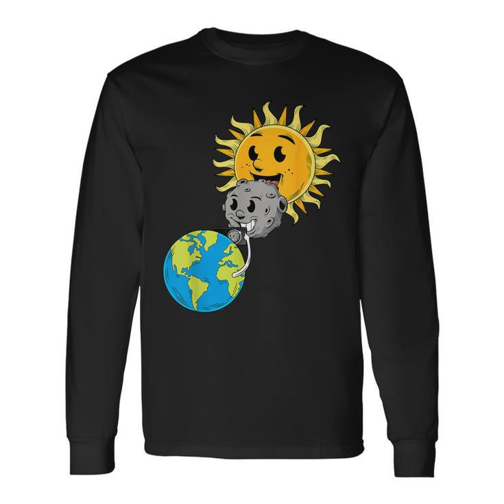 2024 Total Solar Eclipse Earth Moon Sun Photobomb Lover Gag Long Sleeve T-Shirt