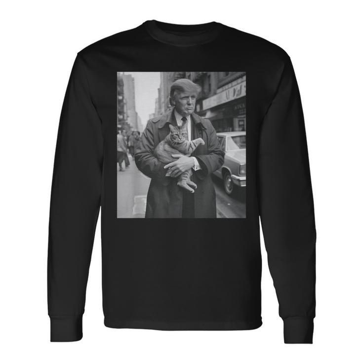 Donald Trump And Cat In Nyc Long Sleeve T-Shirt