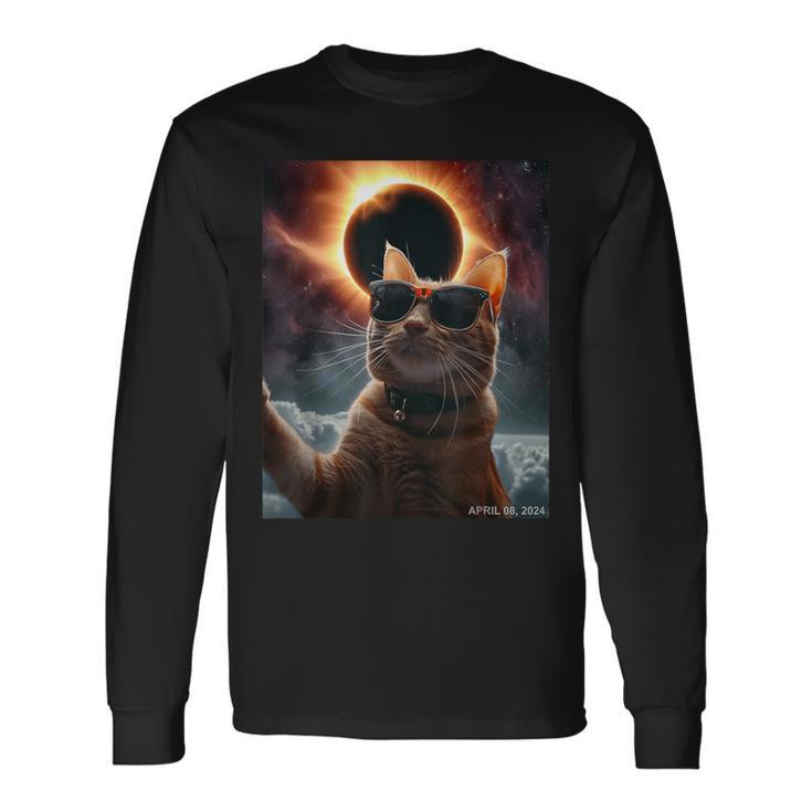 Cat Taking A Selfie With Solar Eclipse 2024 Glasses Long Sleeve T-Shirt