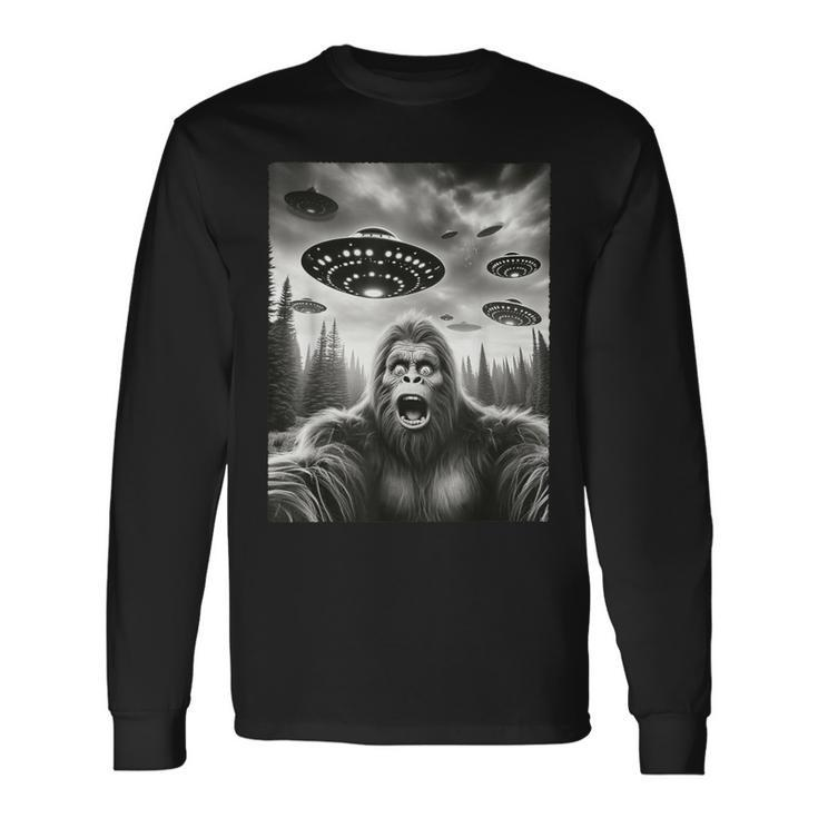 Space Meme Bigfoot Selfie With Ufos Sasquatch Alien Long Sleeve T-Shirt Gifts ideas