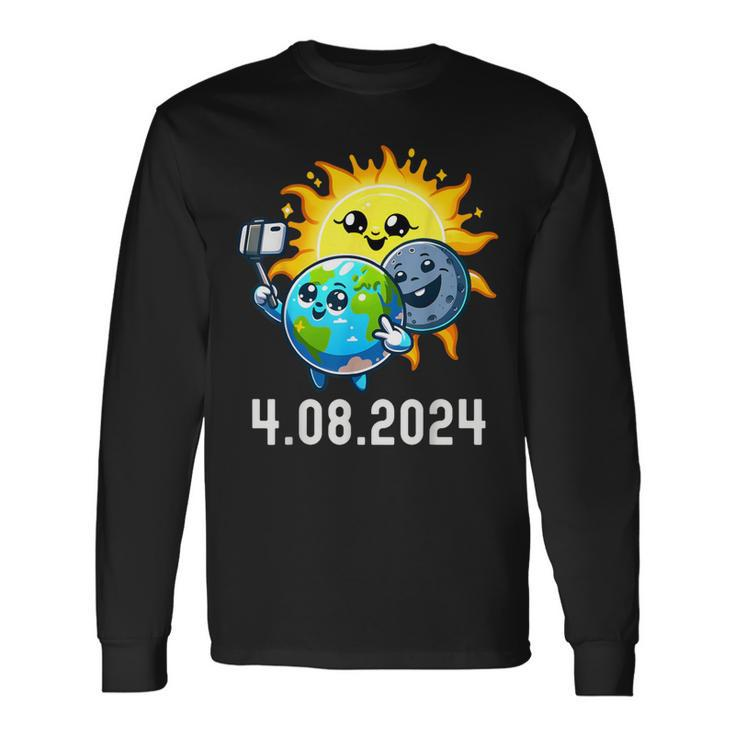 Total Solar Eclipse 2024 Totality April 8 Cute Selfie Long Sleeve T-Shirt