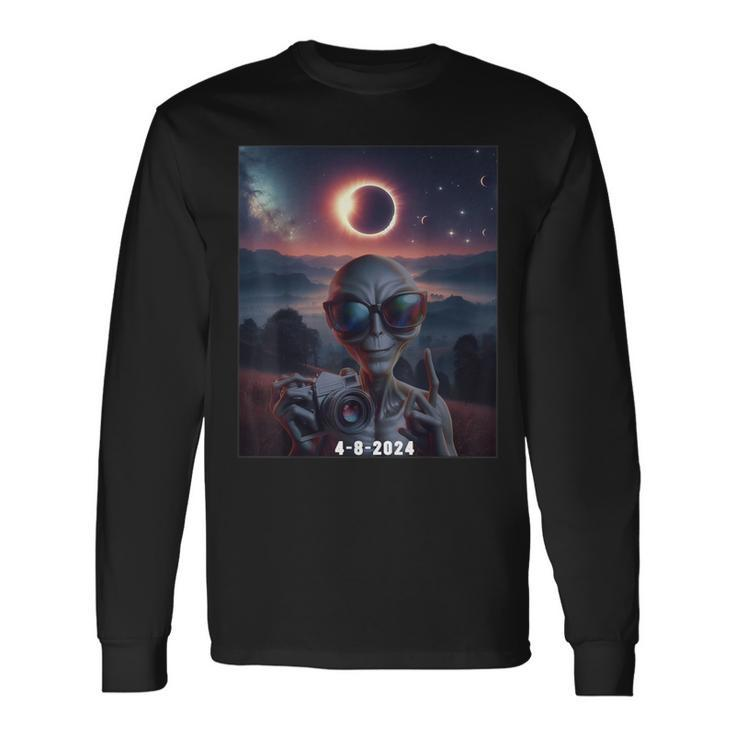 Ufos Alien Selfie With Solar 2024 Eclipse Wearing Glasses Long Sleeve T-Shirt