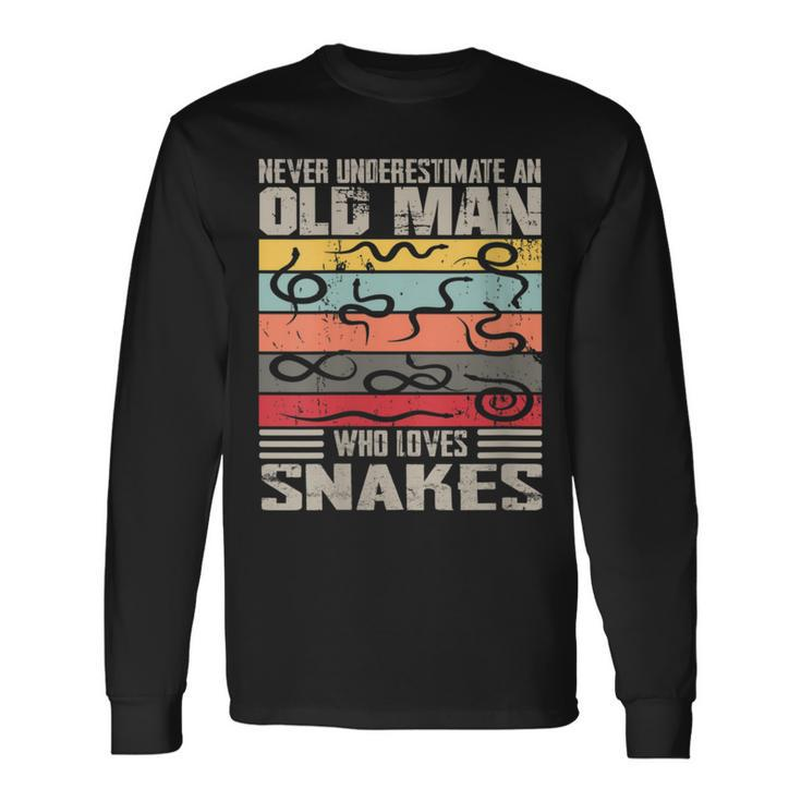 Vintage Never Underestimate An Old Man Who Loves Snakes Cute Long Sleeve T-Shirt
