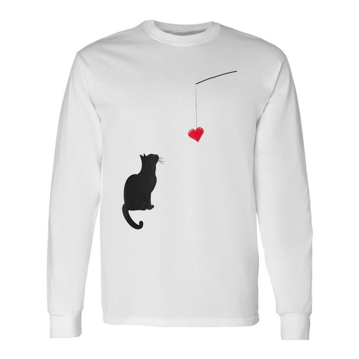 Cute Valentine's Day With A Cat Looking At A Heart Long Sleeve T-Shirt