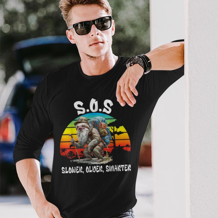 SOS Slower Older Smarter Wandern Faultier Abenteuer Langarmshirts Geschenke für Ihn