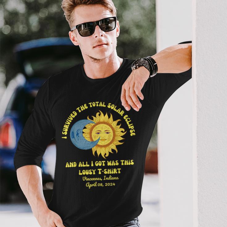 Total Solar Eclipse Vincennes Indiana April 8 2024 Retro Long Sleeve T-Shirt Gifts for Him