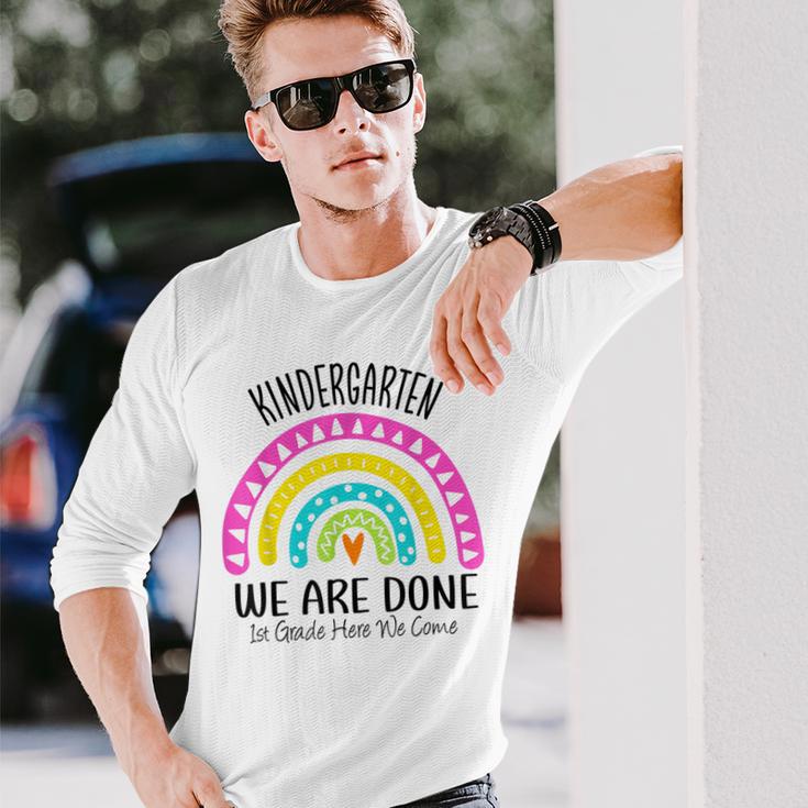 Kindergarten Abschluss 1 Klasse Hier Kommen Wir Regenbogen Langarmshirts Geschenke für Ihn