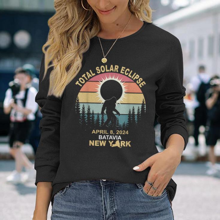 Bigfoot Batavia New York Total Solar Eclipse 2024 Long Sleeve T-Shirt Gifts for Her