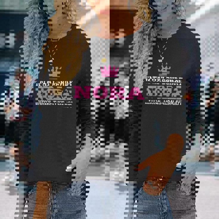 Nora Nombre Personal Lindo Divertido Nora Camiseta de manga larga Regalos para ella