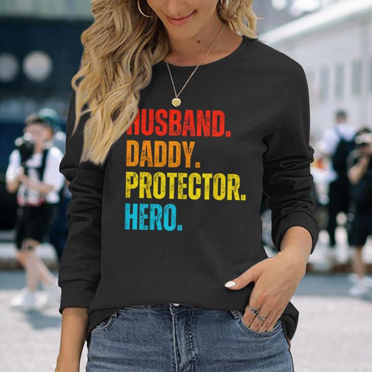 Retro Ehemann Papa Protector Heroatertag Für Papa Langarmshirts Geschenke für Sie