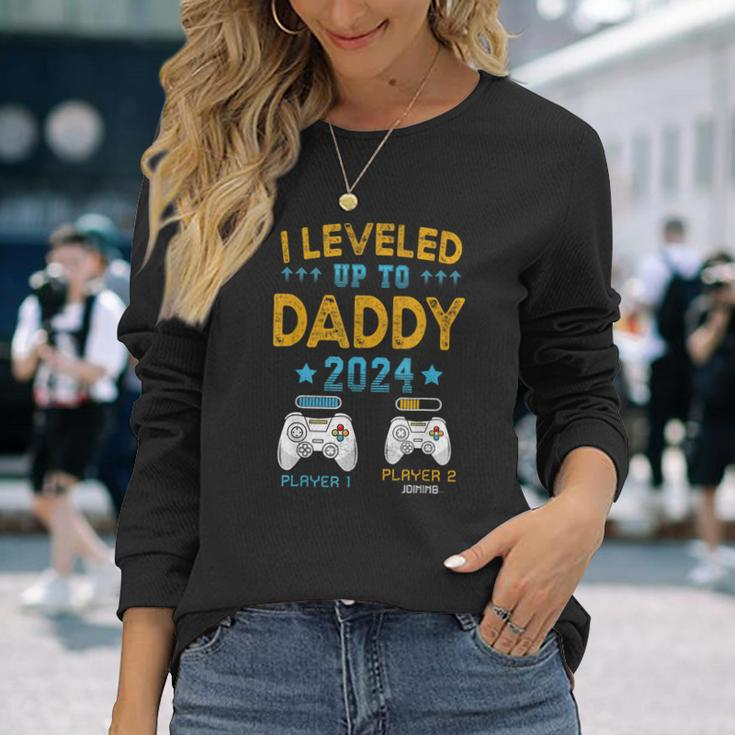 Retro I Leveled Up To Daddy 2024 First Time Dad Long Sleeve T-Shirt Gifts for Her