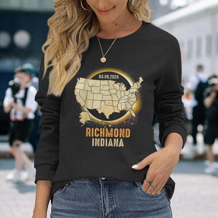 Total Solar Eclipse 2024 Richmond Indiana Usa Map Colorful Long Sleeve T-Shirt Gifts for Her