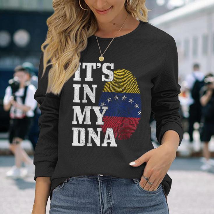 Venezuela It's In My Dna Flag Pride Roots Vintage Venezuelan Long Sleeve T-Shirt Gifts for Her