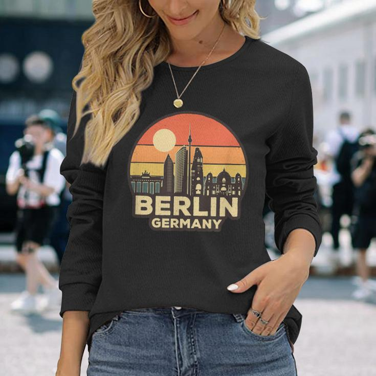 Vintage Skyline Berlin Langarmshirts Geschenke für Sie