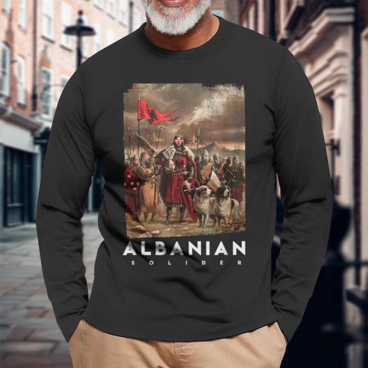 Albanian Warrior Langarmshirts Geschenke für alte Männer