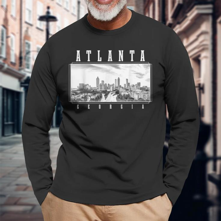 Atl Atlanta Skyline Pride Black & White Vintage Georgia Long Sleeve T-Shirt Gifts for Old Men