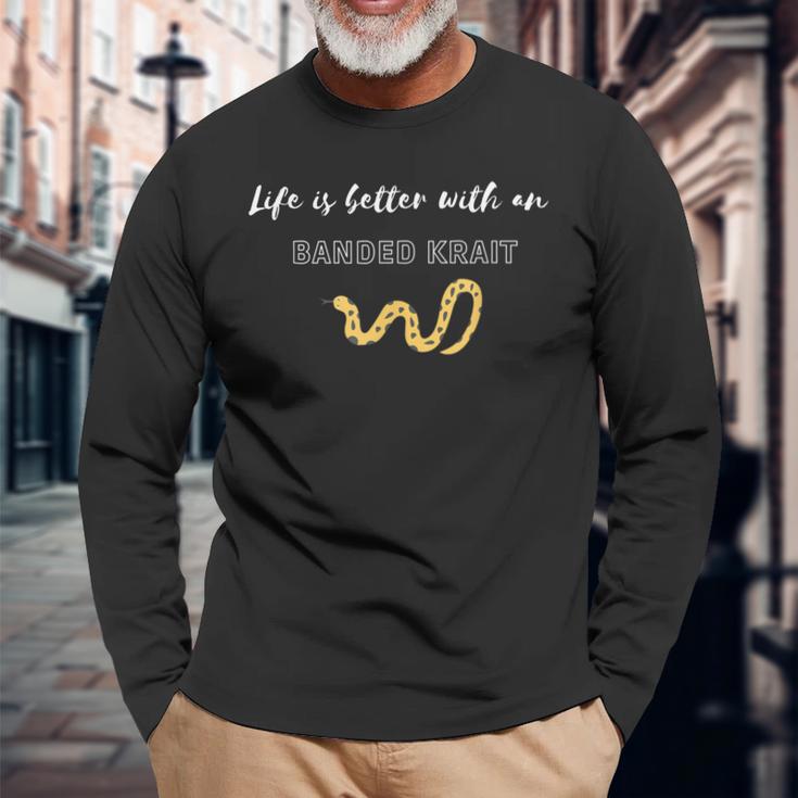 Das Leben Ist Besser Mit Einer Banded Krait Langarmshirts Geschenke für alte Männer