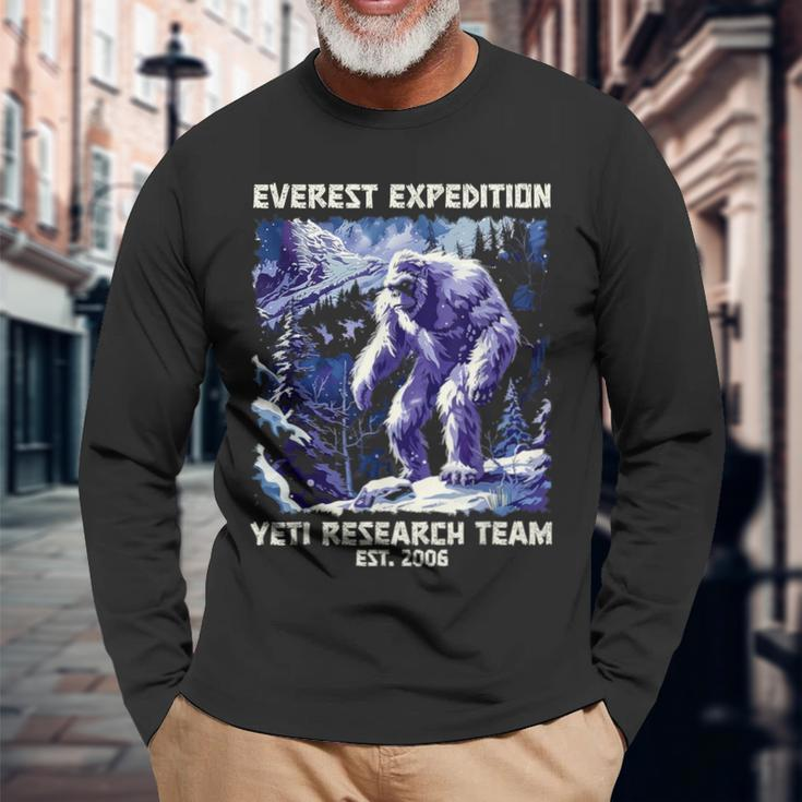 Graphic Everest Expedition Yeti Research Team Animal Long Sleeve T-Shirt Gifts for Old Men