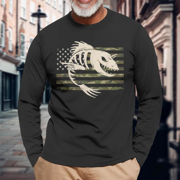Fish Bones Skeleton Camo Us American Flag Camouflage Fishing Long Sleeve T-Shirt Gifts for Old Men