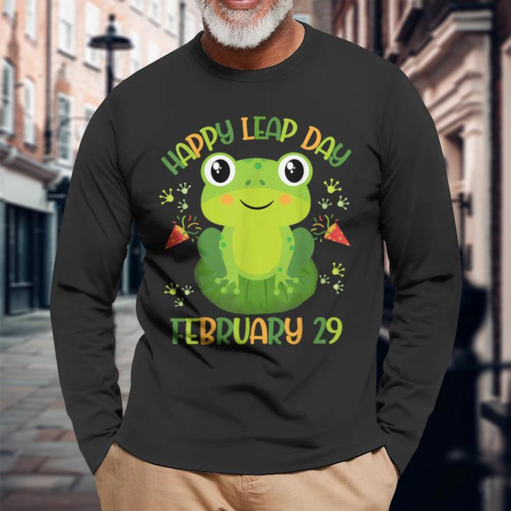 Frog Happy Leap Day February 29 Birthday Leap Year Long Sleeve T-Shirt Gifts for Old Men