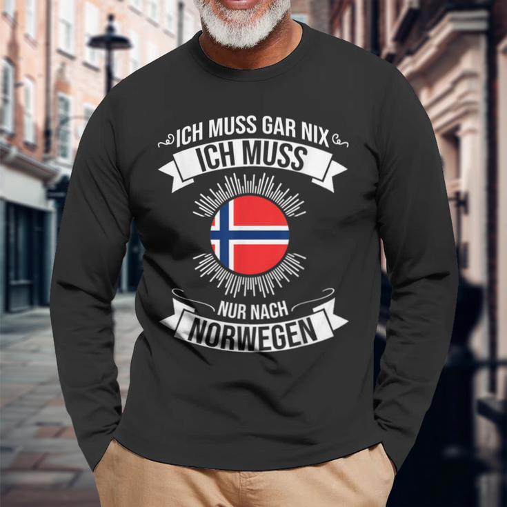 Ich Muss Gar Nix Ich Muss Nur Nach Norway S Langarmshirts Geschenke für alte Männer