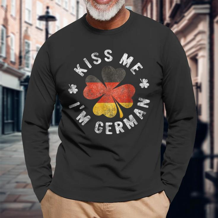 Kiss Me I'm German St Patrick's Day Germany Long Sleeve T-Shirt Gifts for Old Men