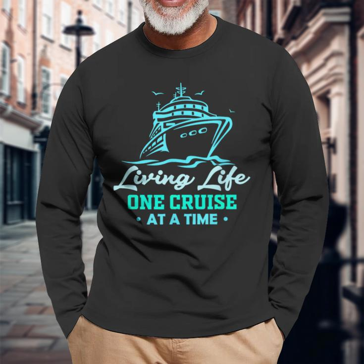 Matching Living Life Eine Kreuzfahrt Nach Der Anderen Lustiges Kreuzfahrtschiff Langarmshirts Geschenke für alte Männer