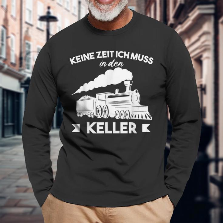 Modellbahn Ich Muss In Keller Langarmshirts Geschenke für alte Männer