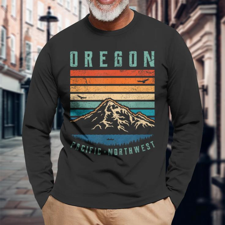 Oregon RetroVintage Portland Home State Mountains Long Sleeve T-Shirt Gifts for Old Men
