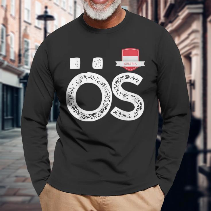 Österreich Menschenflagge Buchstaben Ö Und S Österreich Österreich Langarmshirts Geschenke für alte Männer