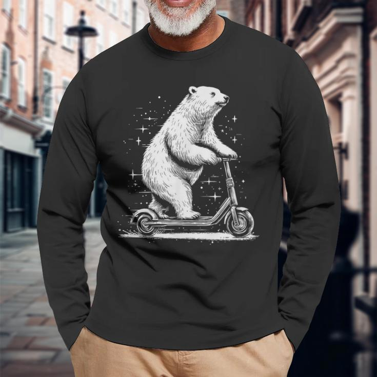 Polar Bear On An E-Scooter Langarmshirts Geschenke für alte Männer