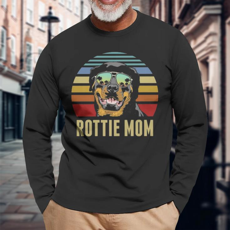 Rottie Mom Rottweiler Dog Vintage Retro Sunset Beach Vibe Long Sleeve T-Shirt Gifts for Old Men